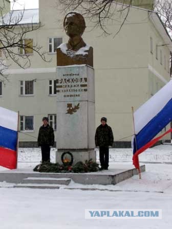 80 лет назад. Возвращение погон