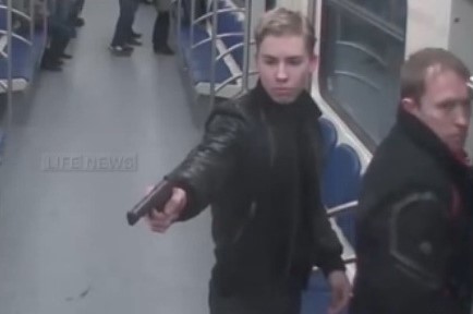 Теперь с турецким спортсменом-стрелком Юсуфом Дикечем делают мемы
