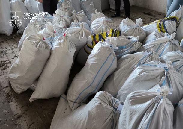 У наркоаграриев Киева изъяли 50 мешков конопли