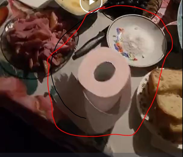 Стол накрыт