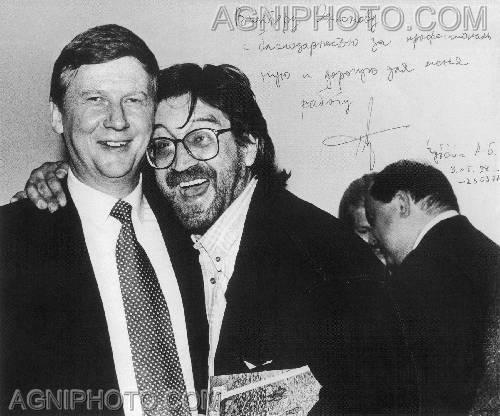 Кому там стыдно за Россию?