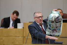 ВЦИОМ предупредил о дефляционной спирали в экономике РФ