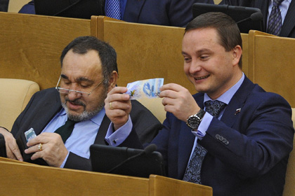 Депутаты Госдумы отказались помогать многодетным семьям.