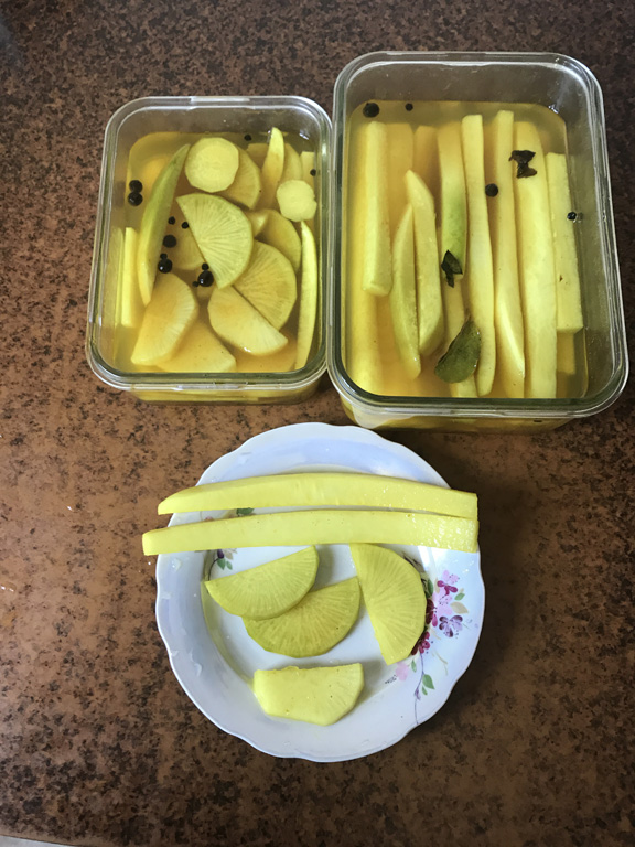 Корейская маринованная редька Танмуджи