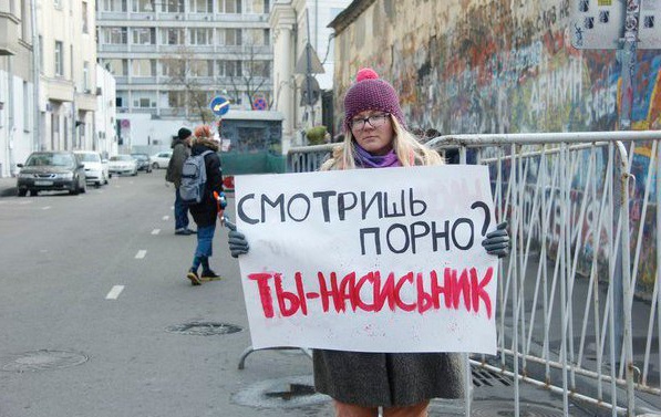 Почему мужчина обязан отдавать зарплату жене?
