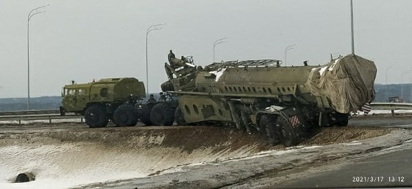 Обычная перевозка обычной ракеты, ничего экстраординарного