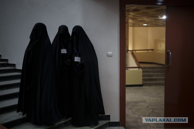 Женщинам и девушкам запрещено появляться в университете Кабула