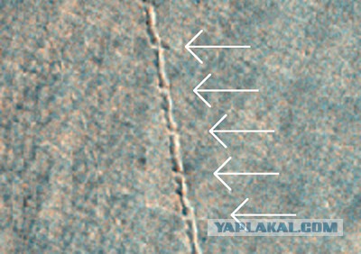 NASA: на Марсе и Луне движутся странные объекты