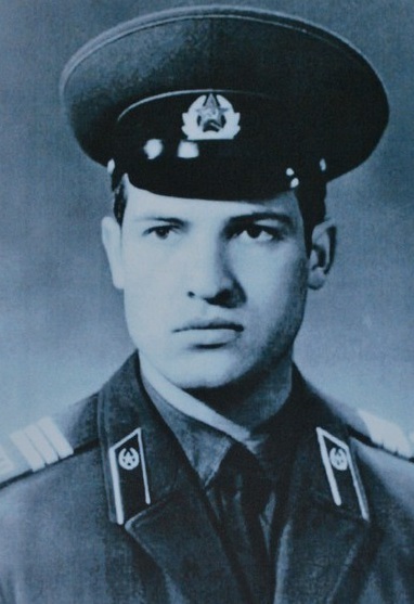 Армейские фотографии знаменитостей