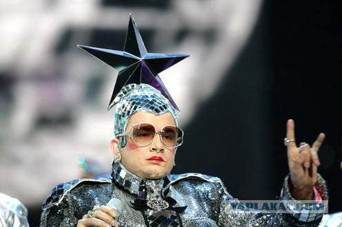 Королева-мать в недоумении.   Для русских - ничего нового.