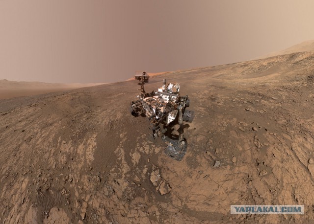 Марсианская панорама кратера Гейла от ровера Curiosity