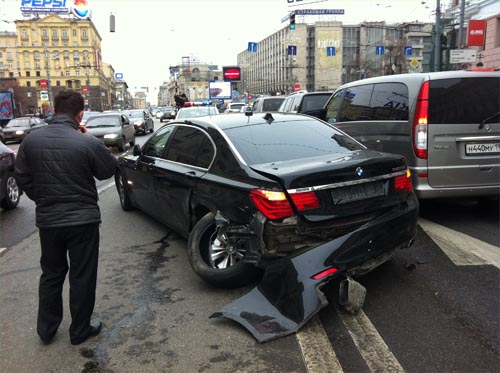 BMW 7 crash