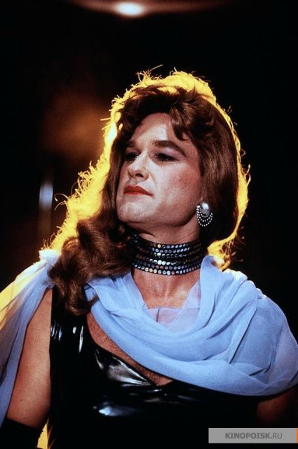 Переодетый в девочку мальчик в мини-юбке выиграл новогодний конкурс в Екатеринбурге