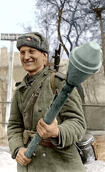 Фотографии второй мировой, многие цветные (фото)