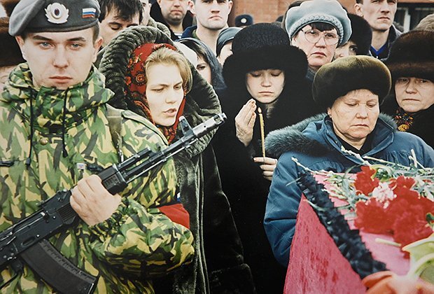 25 лет назад в России в страшном пожаре заживо сгорели 57 сотрудников МВД. Почему виновных не смогли найти?