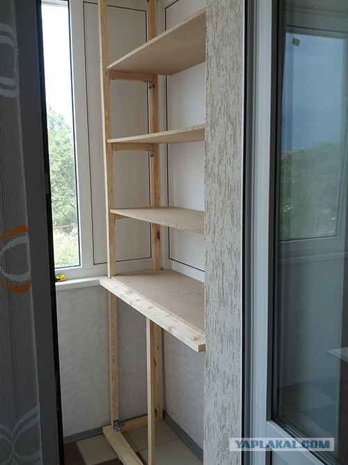 Шкаф для барахла на балконе