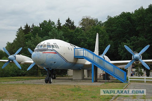 Дарите детям самолёты!