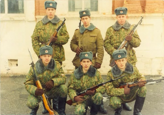 Армейские фото знаменитостей