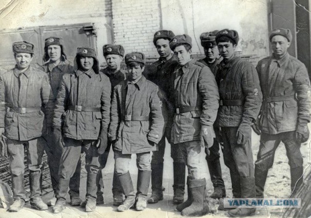 Самая забавная и необычная форма армий мира
