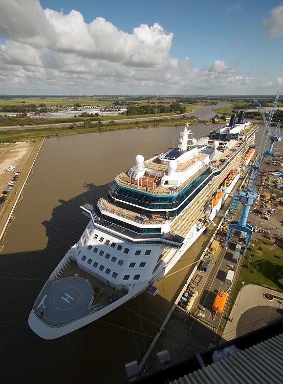Kруизный лайнер "celebrity Solstice"