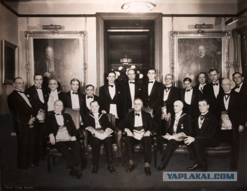 У гроба Папы Иоанна Павла II