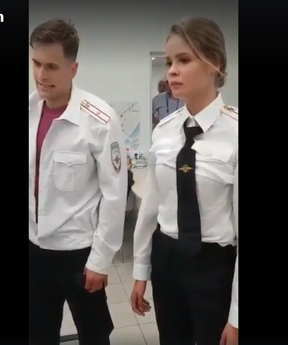 Слава накрыла двух идиотов выбежавших на поле во время финала ЧМ-2018