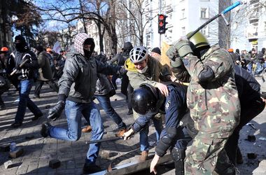 Киев. Новые столкновения демонстрантов с милицией