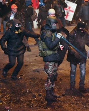 Фашисты снимают маски