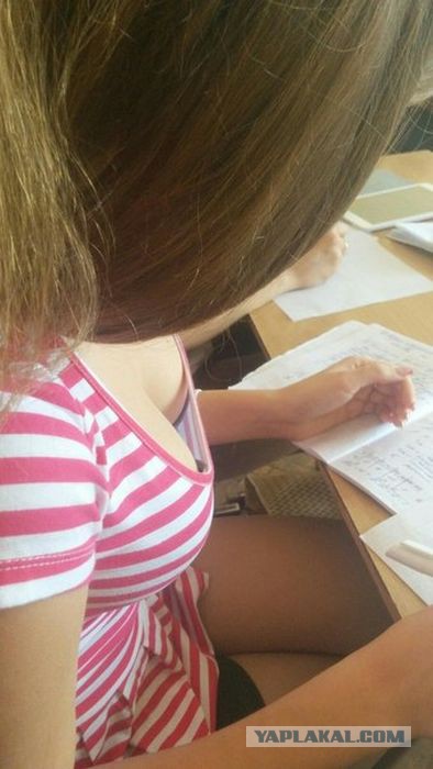 "Подглядываем" за девушками