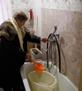 Последний человек в Заканалье: в Волгограде пенсионерка осталась одна в заброшенном квартале