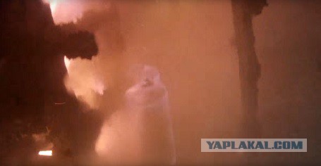 Огненный ад, горит частный дом