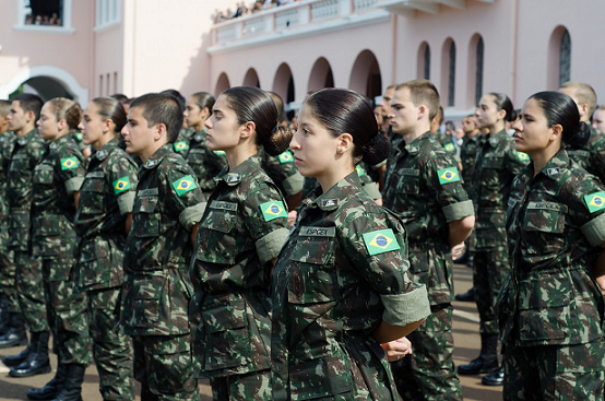 Бразильянки в армии