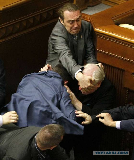 В Раде подрались депутаты