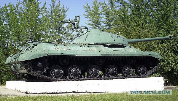 Ополченцы Константиновки завели танк с постамента
