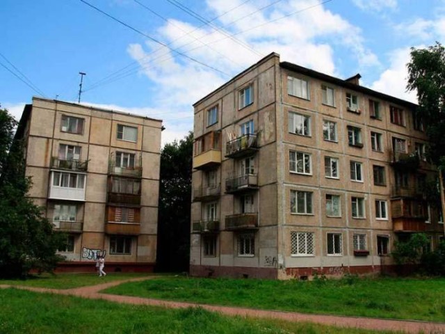 Почему в "хрущевках" нет балкона на первом этаже?
