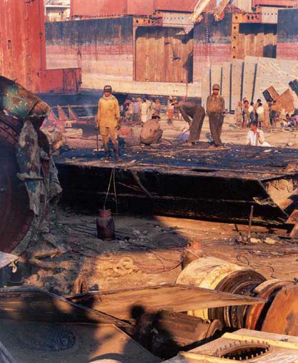Как собирают металлолом в Бангладеше