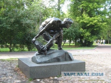 В Петербурге прямо на избирательном участке корреспонденту Медиазоны полицейские сломали руку