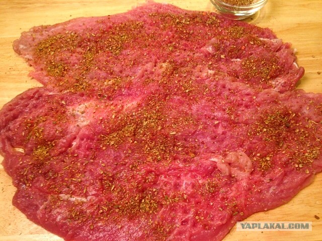 Рулет с папоротником и грибами