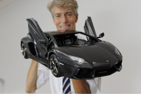 Lamborghini Aventador в масштабе 1:8