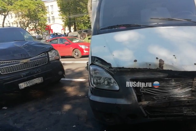 Участник массового ДТП в Нижнем Новгороде опубликовал видео аварии со своего регистратора