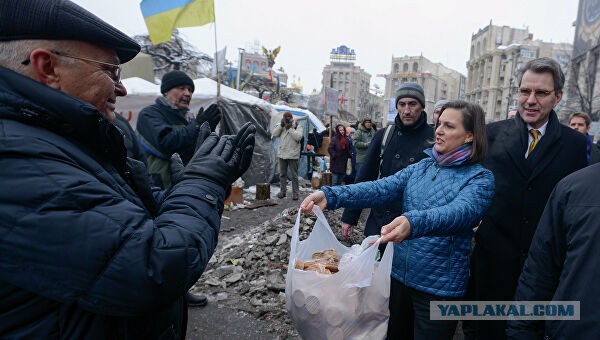 Недовольные высокими тарифами ЖКХ украинцы прорвались в здание горгаза