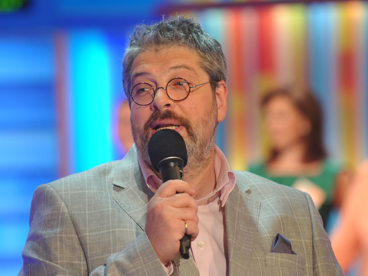 Человек и закон с алексеем пимановым программа. Ведущий человек. Лысенков сам себе режиссер. Ведущий человек. Ведущий программы человек.