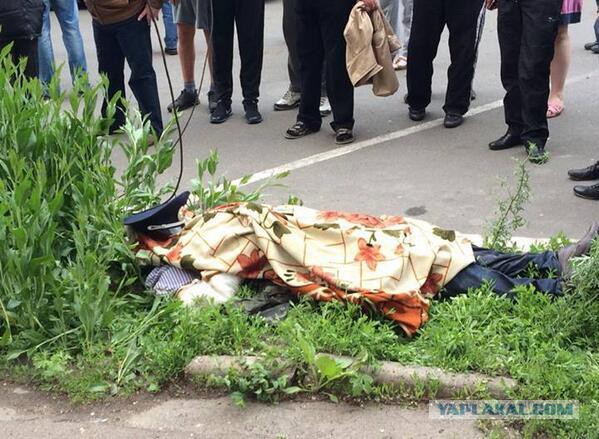 В Мариуполе стреляют! Есть раненые