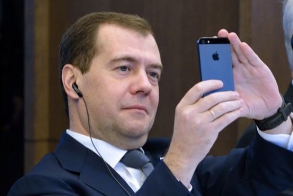 Новогодний ролик от МЦСТ (Процессоры Эльбрус)