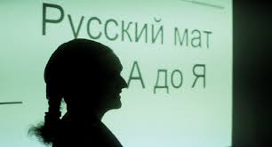 Мобильные операторы будут передавать ФСБ и МВД все личные данные россиян — даже место жительства
