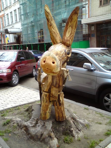 Необычные памятники