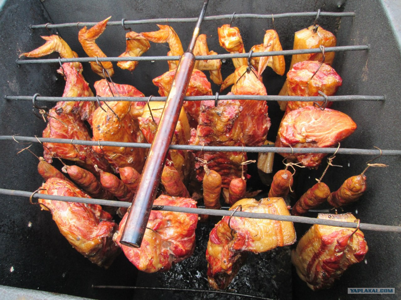 Быстрого копчения. Мясные изделия горячего копчения. Копченое мясо горячего копчения. Холодное копчение. Мясо горячего копчения.