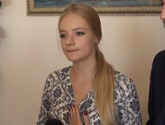 Дочь Пескова заявила, что скорая помощь должна приезжать на все вызовы и пожаловалась, что к ней она не приехала