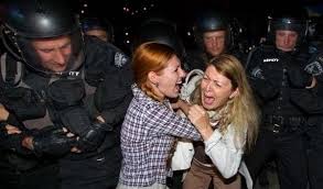 Беркут растрощил водителю автомобиль.