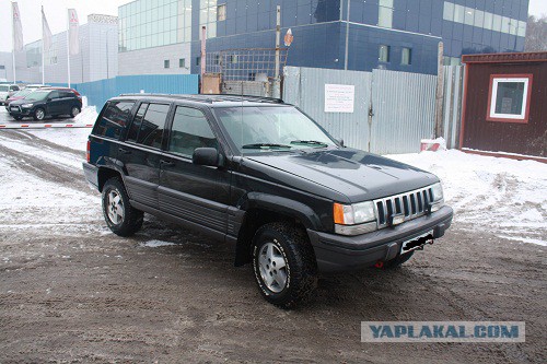 Старый Grand Cherokee, на тестовой трассе "Jeep Territory"